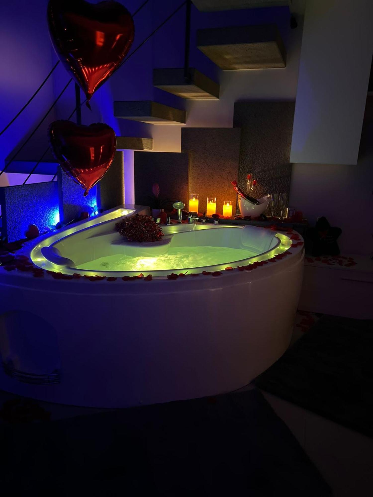 Studio Spa Bath