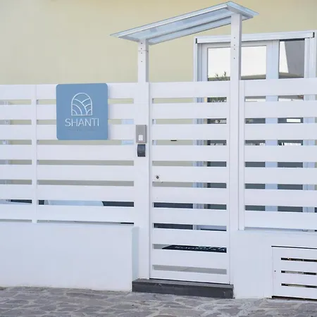 Shanti Rooms&Apartments Risorgimento-2